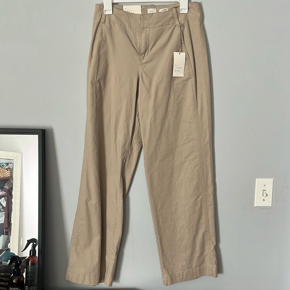Khaki/Chino pants